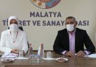Öznur Çalık: Bazıları dizi izleyip, senaryo yazarken, biz tarih yazmaya devam edeceğiz