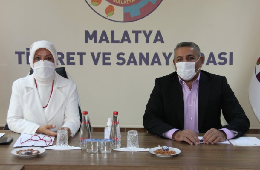 Öznur Çalık: Bazıları dizi izleyip, senaryo yazarken, biz tarih yazmaya devam edeceğiz